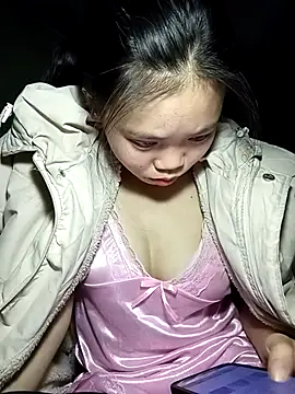 Snapshot of derylove_ chatting on February 4, 6:36 pm derylove online show from February 4, 6:36 pm