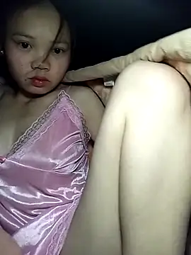 Snapshot of derylove_ chatting on February 5, 5:06 pm derylove online show from February 5, 5:06 pm