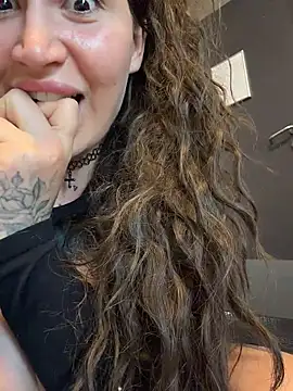 Snapshot of TattooGirlAlia chatting on July 3, 11:27 am TattooGirlAlia online show from July 3, 11:27 am