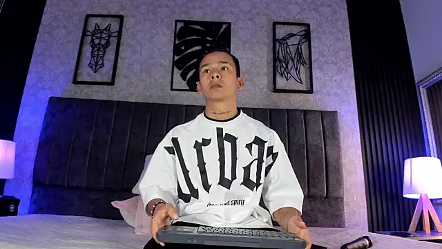 Snapshot of bliinkii_and_luka_ chatting on February 5, 3:16 pm bliinkii and luka online show from February 5, 3:16 pm