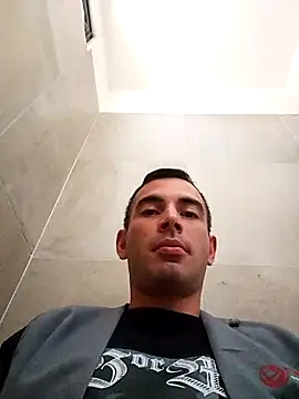 Snapshot of Mlo69 chatting on February 25, 9:35 pm Mlo69 online show from February 25, 9:35 pm