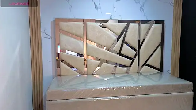 Snapshot of Skaller_james_a chatting on February 14, 12:35 pm Skaller james a online show from February 14, 12:35 pm