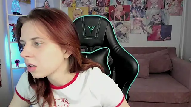 Snapshot of FreyaVey chatting on March 2, 5:19 am FreyaVey online show from March 2, 5:19 am