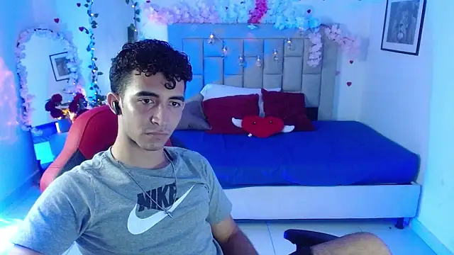 Caius fox online show from April 7, 11:32 am