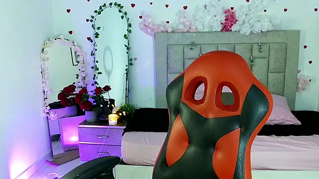 Caius fox online show from April 12, 1:27 pm