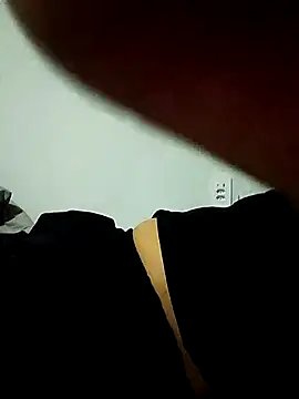 Snapshot of dilduarte26 chatting on April 24, 11:18 pm dilduarte26 online show from April 24, 11:18 pm
