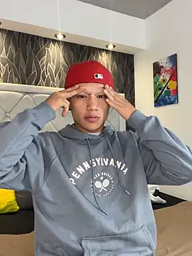 Snapshot of Dominik_Souza chatting on February 2, 12:48 pm Dominik Souza online show from February 2, 12:48 pm