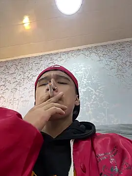 Snapshot of Dominik_Souza chatting on February 11, 12:32 pm Dominik Souza online show from February 11, 12:32 pm