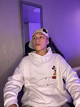 Dominik Souza online show from April 3, 8:07 pm