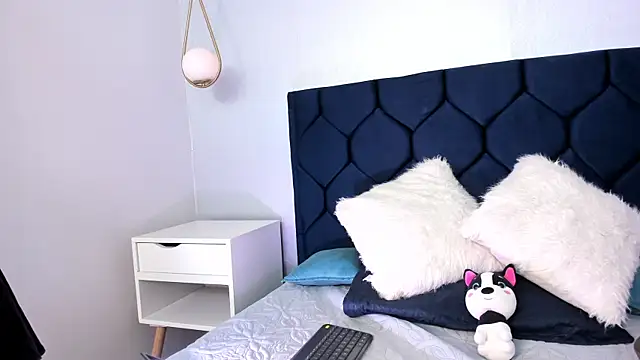 Snapshot of AlanaaHell chatting on February 9, 8:02 pm AlanaaHell online show from February 9, 8:02 pm