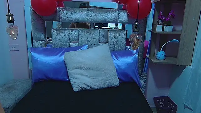 Snapshot of thyara_noa chatting on February 14, 8:05 pm thyara noa online show from February 14, 8:05 pm