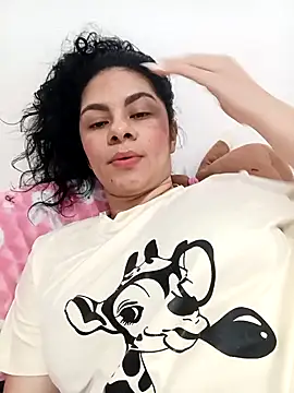 Snapshot of luna_pinky chatting on February 2, 7:12 pm luna pinky online show from February 2, 7:12 pm