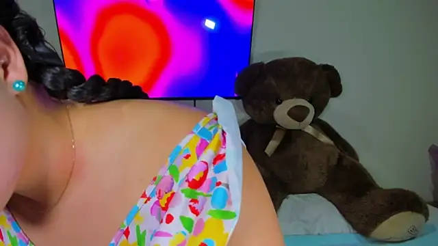 Snapshot of Alessandra_01 chatting on June 20, 9:12 am Alessandra 01 online show from June 20, 9:12 am