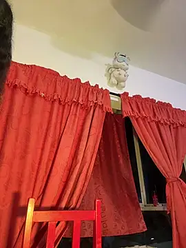 Snapshot of mariana_doll2 chatting on February 2, 2:32 am mariana doll2 online show from February 2, 2:32 am