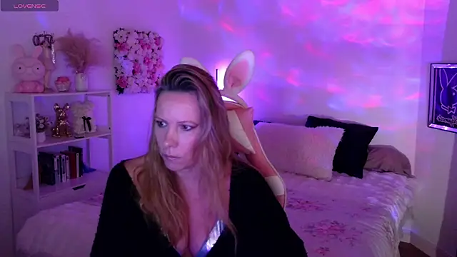 Snapshot of ArchangelTheFrancaise chatting on February 12, 1:17 pm ArchangelTheFrancaise online show from February 12, 1:17 pm