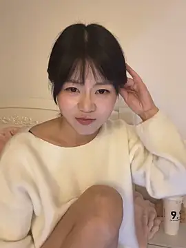 Snapshot of Nana-3 chatting on February 28, 3:24 pm Nana-3 online show from February 28, 3:24 pm