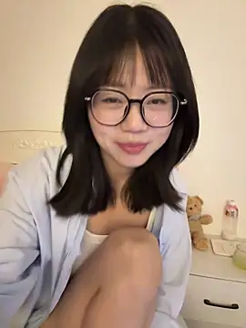 Snapshot of Nana-3 chatting on March 1, 8:00 pm Nana-3 online show from March 1, 8:00 pm