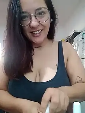 kuramaqueen online show from February 10, 6:45 pm