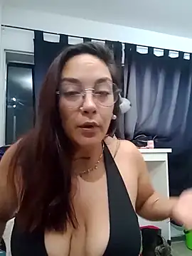 kuramaqueen online show from March 2, 5:08 am