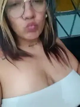 kuramaqueen online show from March 13, 11:55 pm