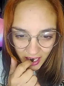 kuramaqueen online show from June 10, 3:50 am