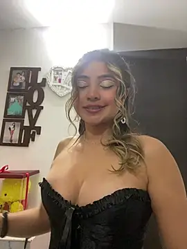 Snapshot of sweetlove- chatting on July 28, 2:51 am sweetlove- online show from July 28, 2:51 am