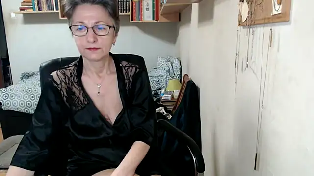 katemodel online show from September 12, 6:35 am