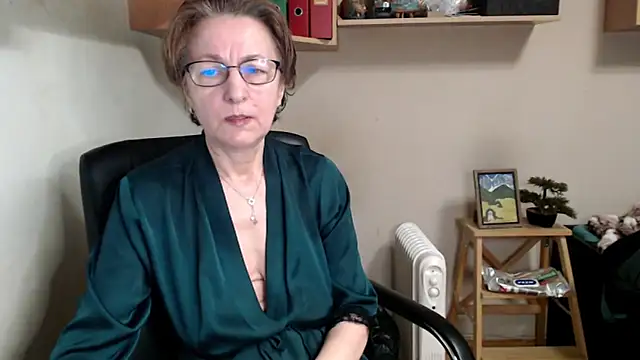 katemodel online show from March 4, 7:36 am