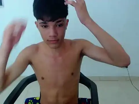 Snapshot of twink_straight_ chatting on February 5, 8:52 am twink straight online show from February 5, 8:52 am