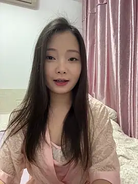 BIGBABYYEYE online show from April 10, 2:00 pm