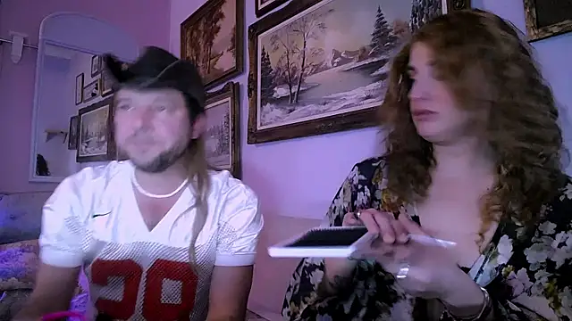 Snapshot of BobbyNSadie chatting on February 3, 4:43 am BobbyNSadie online show from February 3, 4:43 am