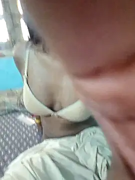 Snapshot of Roohbabe chatting on February 12, 8:53 am Roohbabe online show from February 12, 8:53 am