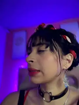 Snapshot of Sasha-18 chatting on February 23, 2:03 pm Sasha-18 online show from February 23, 2:03 pm