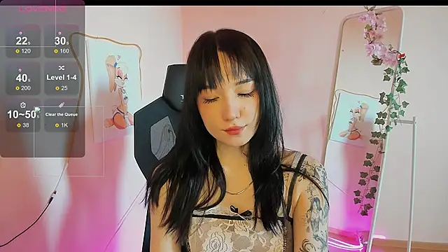 Snapshot of AliceeinWonderlanddd chatting on April 30, 1:45 am AliceeinWonderlanddd online show from April 30, 1:45 am