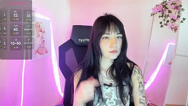 AliceeinWonderlanddd online show from July 15, 1:44 am