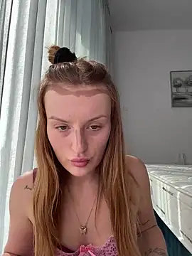 madlynn online show from March 5, 8:21 am