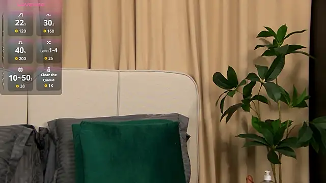 Snapshot of GinaMencee chatting on February 25, 7:45 pm GinaMencee online show from February 25, 7:45 pm