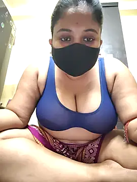 Curvy Trisha online show from March 21, 7:28 pm