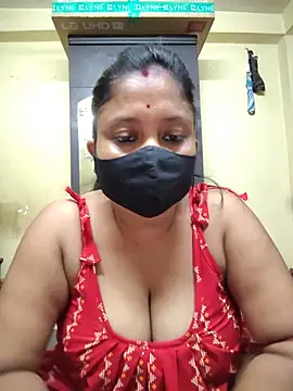Snapshot of Curvy_Trisha chatting on May 28, 3:42 pm Curvy Trisha online show from May 28, 3:42 pm