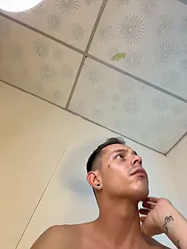 AxelMuller online show from February 3, 8:03 pm