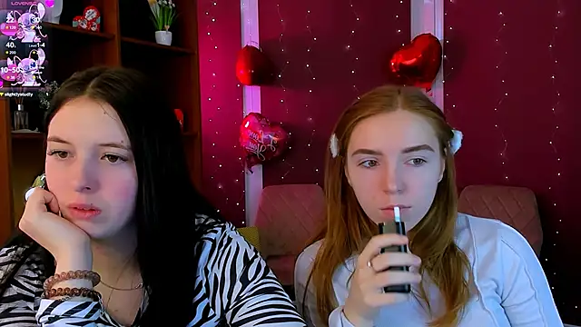 Snapshot of stella_flower chatting on February 10, 7:23 am stella flower online show from February 10, 7:23 am