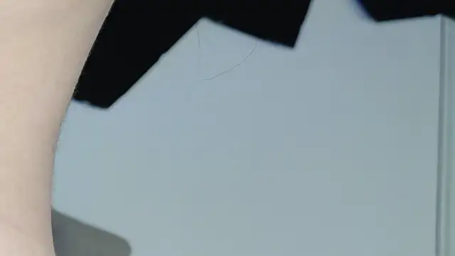 Snapshot of ChloeeDavis chatting on February 17, 7:31 pm ChloeeDavis online show from February 17, 7:31 pm