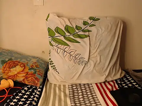 Snapshot of AmaraBlue03 chatting on February 25, 1:32 pm AmaraBlue03 online show from February 25, 1:32 pm