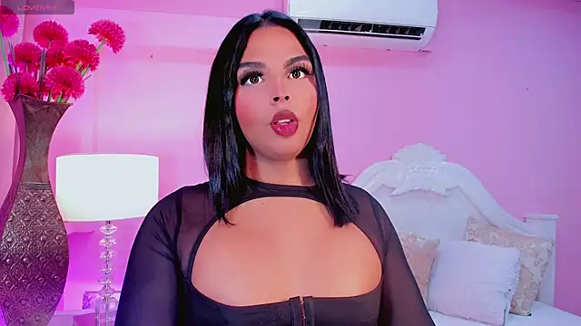 Maia Hotts online show from April 20, 7:37 pm