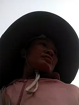 Neoone 1 online show from April 16, 10:27 am