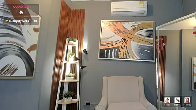 Snapshot of nina_swaan chatting on February 19, 12:12 pm nina swaan online show from February 19, 12:12 pm