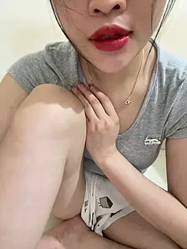 Snapshot of Moe-moex chatting on July 4, 12:50 am Moe-moex online show from July 4, 12:50 am