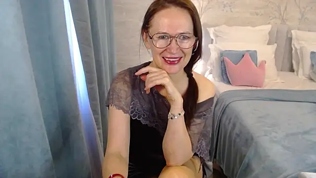 Snapshot of MarinaOnebest chatting on February 5, 7:24 am MarinaOnebest online show from February 5, 7:24 am