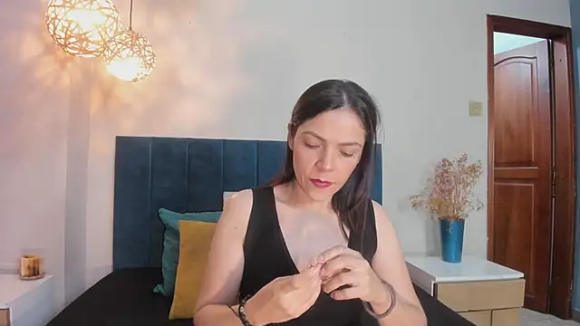 AnnaBroooks online show from March 24, 11:54 pm