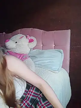 MimiSoftie online show from March 7, 11:02 pm